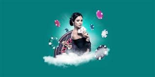 বাংলাদেশি ব্যবহারকারী স্মার্টফোনে অনলাইন ক্যাসিনো গেমস খেলছন